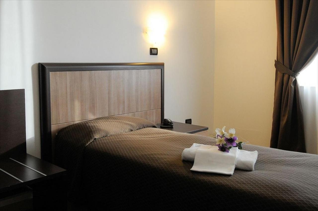 Hotel Chopin เจนัว ภายนอก รูปภาพ