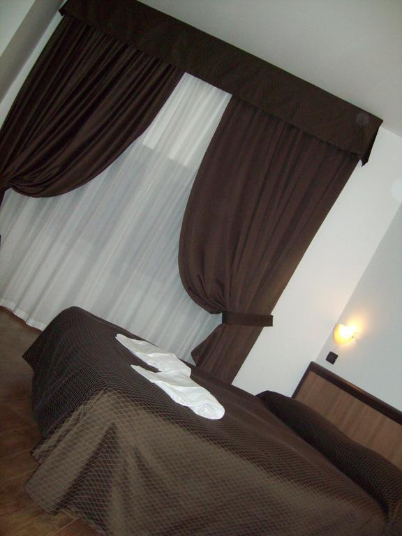 Hotel Chopin เจนัว ภายนอก รูปภาพ