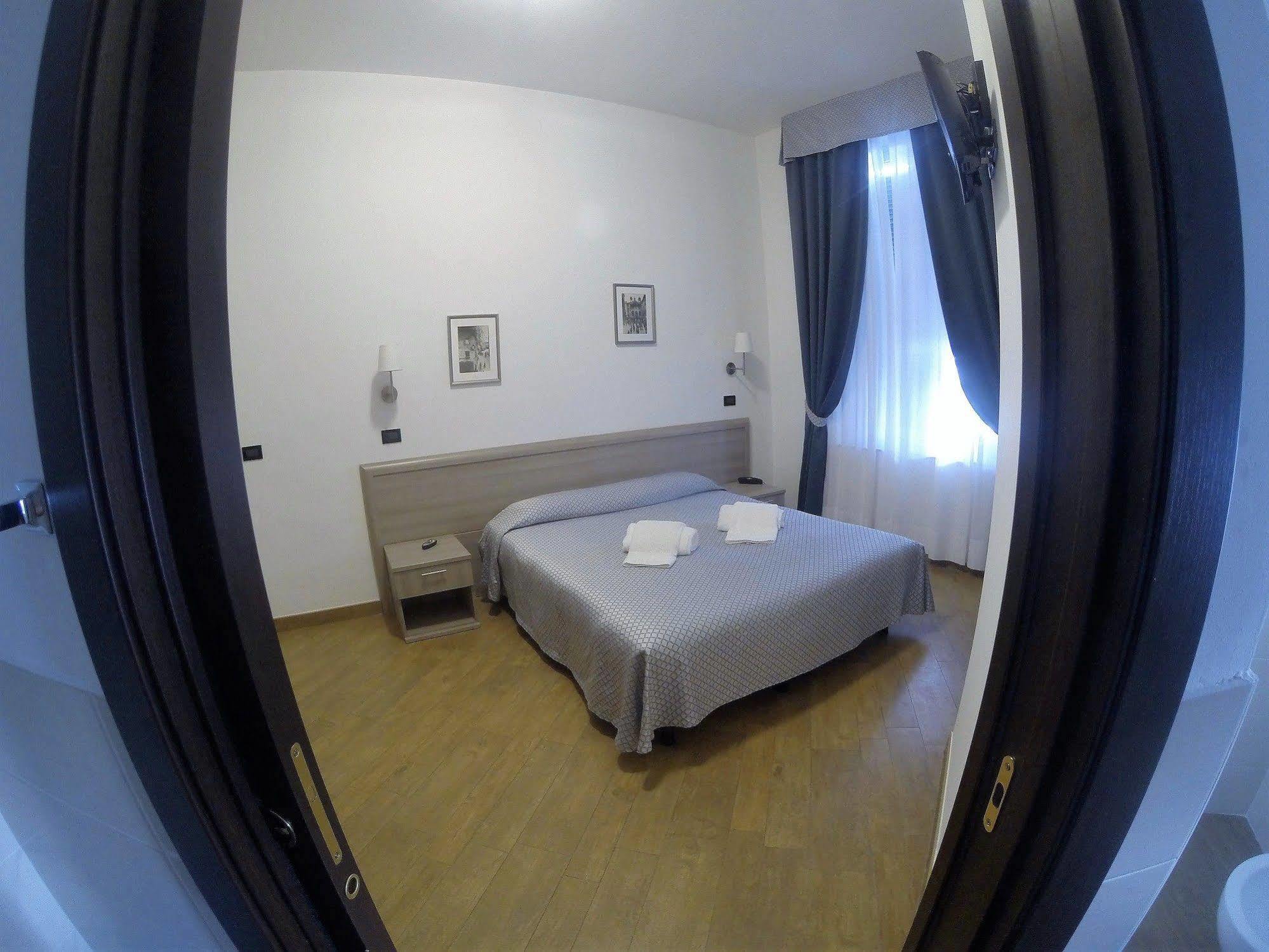Hotel Chopin เจนัว ภายนอก รูปภาพ
